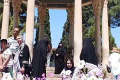 گزارش تصویری گلگشت پرسنل انستیتو قلب و عروق شهید رجایی به شهر شیراز