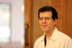 تجلیل باشکوه از پزشکان تیم پیوند قلب انستیتو شهید رجایی با حضور استاد پرویز پرستویی