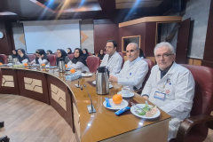 برگزاری جلسه هم‌اندیشی اساتید هیئت علمی با محوریت اخلاق حرفه‌ای در پزشکی در انستیتو قلب و عروق شهید رجایی